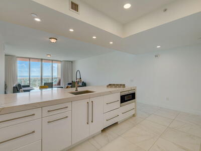 2640 Lake Shore Drive, Riviera Beach, FL 33404