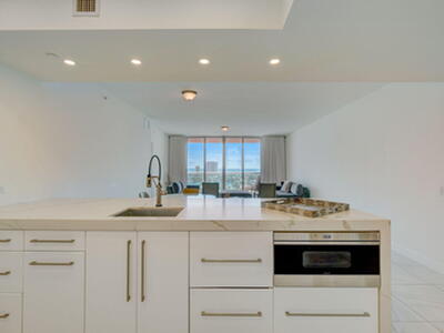 2640 Lake Shore Drive, Riviera Beach, FL 33404