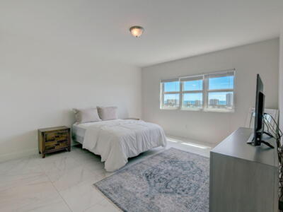 2640 Lake Shore Drive, Riviera Beach, FL 33404