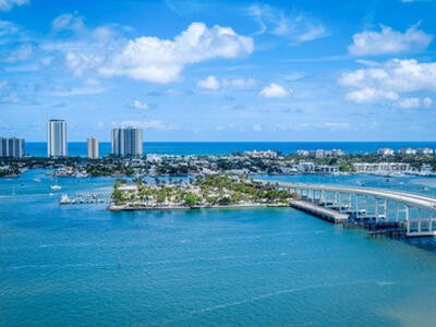 2640 Lake Shore Drive, Riviera Beach, FL 33404