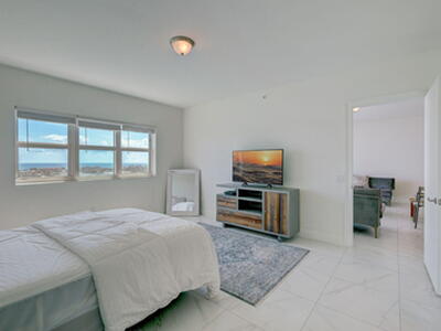 2640 Lake Shore Drive, Riviera Beach, FL 33404