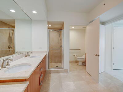 2640 Lake Shore Drive, Riviera Beach, FL 33404