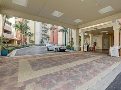 2640 Lake Shore Drive, Riviera Beach, FL 33404