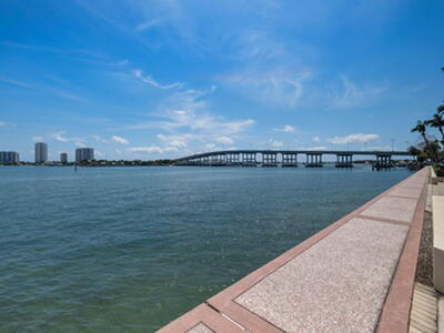 2640 Lake Shore Drive, Riviera Beach, FL 33404