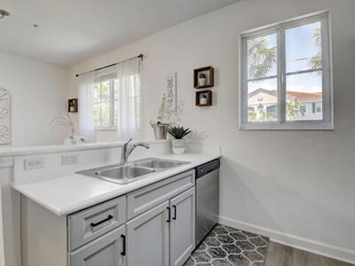 525 Bayfront Drive, Boynton Beach, FL 33435