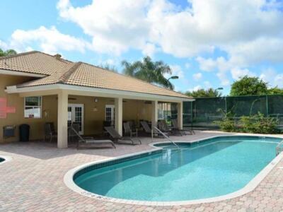 5260 Grand Palm Circle, Delray Beach, FL 33484
