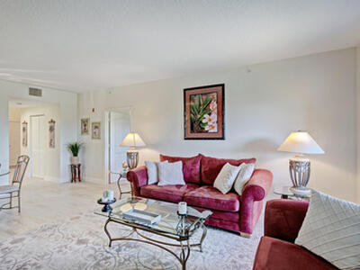 500 Uno Lago Drive, Juno Beach, FL 33408