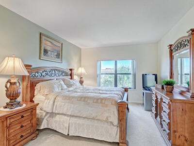 500 Uno Lago Drive, Juno Beach, FL 33408