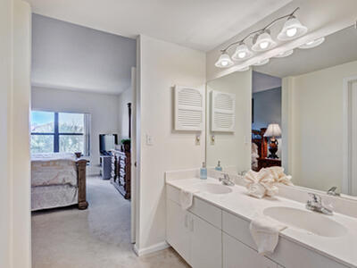 500 Uno Lago Drive, Juno Beach, FL 33408