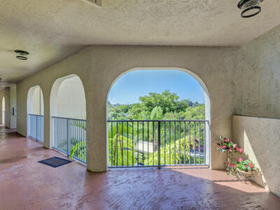 500 Uno Lago Drive, Juno Beach, FL 33408