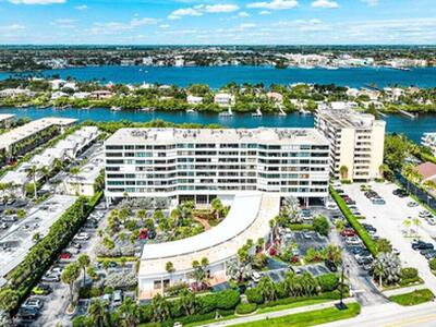 3589 S Ocean Boulevard, South Palm Beach, FL 33480