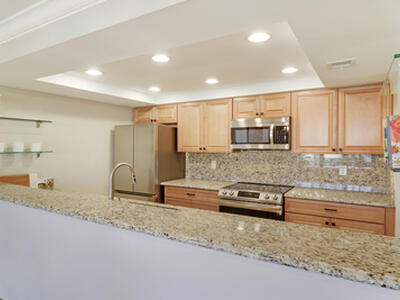 204 Old Meadow Way, Palm Beach Gardens, FL 33418