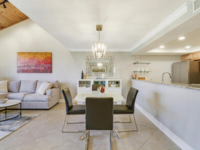 204 Old Meadow Way, Palm Beach Gardens, FL 33418