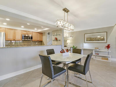 204 Old Meadow Way, Palm Beach Gardens, FL 33418