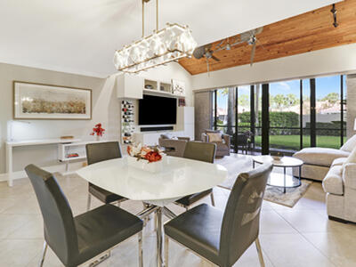 204 Old Meadow Way, Palm Beach Gardens, FL 33418