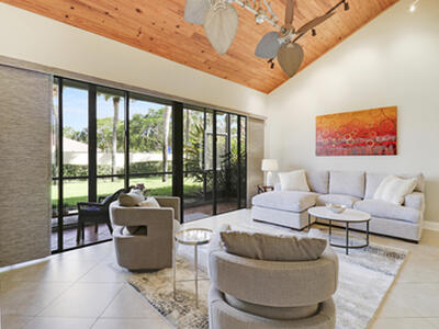 204 Old Meadow Way, Palm Beach Gardens, FL 33418