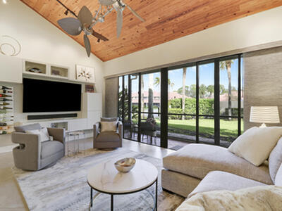 204 Old Meadow Way, Palm Beach Gardens, FL 33418