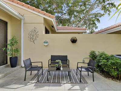 204 Old Meadow Way, Palm Beach Gardens, FL 33418