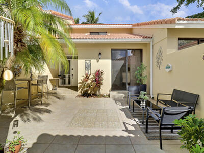 204 Old Meadow Way, Palm Beach Gardens, FL 33418