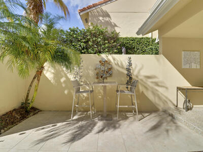 204 Old Meadow Way, Palm Beach Gardens, FL 33418