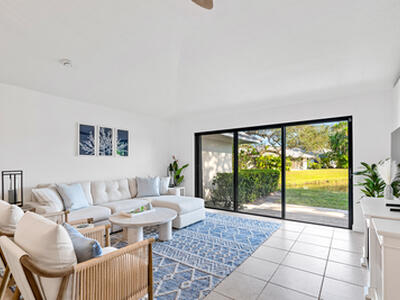 913 Club Drive, Palm Beach Gardens, FL 33418