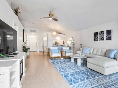 913 Club Drive, Palm Beach Gardens, FL 33418