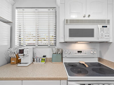 913 Club Drive, Palm Beach Gardens, FL 33418