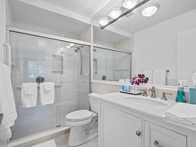 913 Club Drive, Palm Beach Gardens, FL 33418