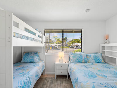 913 Club Drive, Palm Beach Gardens, FL 33418