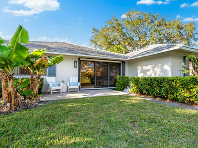 913 Club Drive, Palm Beach Gardens, FL 33418