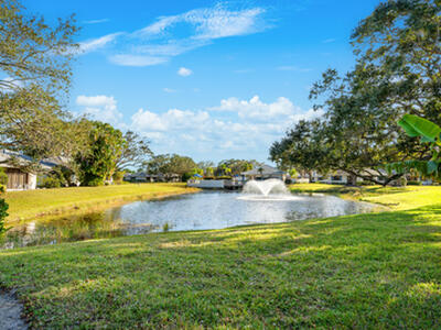 913 Club Drive, Palm Beach Gardens, FL 33418