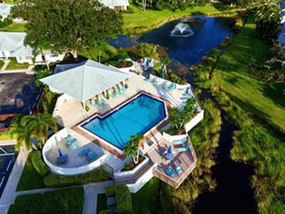 913 Club Drive, Palm Beach Gardens, FL 33418