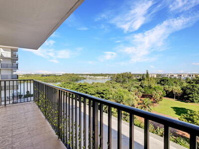 2121 N Ocean Boulevard, Boca Raton, FL 33431