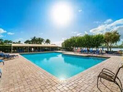 2121 N Ocean Boulevard, Boca Raton, FL 33431