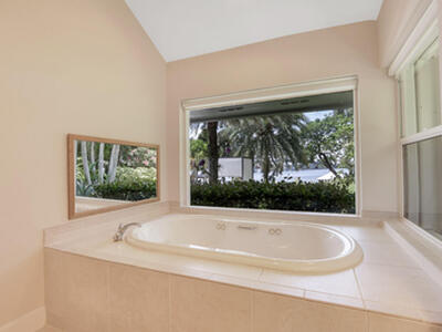 11 N River Road, Sewalls Point, FL 34996