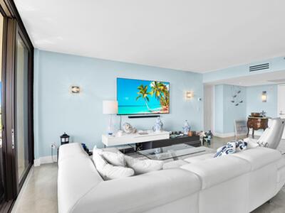 859 Jeffery Street, Boca Raton, FL 33487