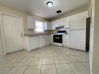 2016 S 10th Street, Fort Pierce, FL 34950