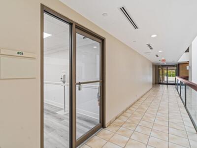 631 Us Highway 1, North Palm Beach, FL 33408