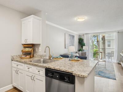 460 E Ocean Ave, Lantana, FL 33462