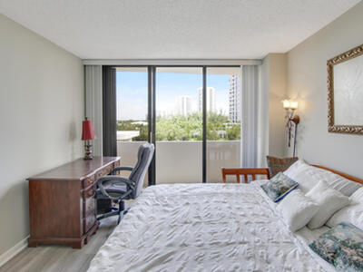 4200 N Ocean Drive, Singer Island, FL 33404