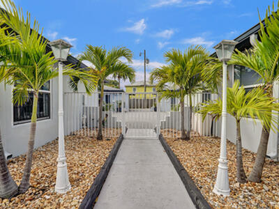 220 Walton Boulevard
