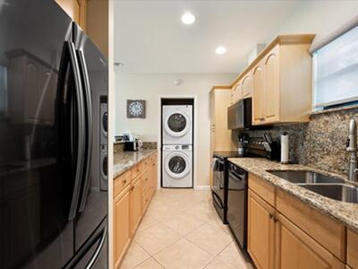 11863 Wimbledon Circle, Wellington, FL 33414