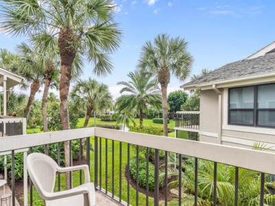 11863 Wimbledon Circle, Wellington, FL 33414