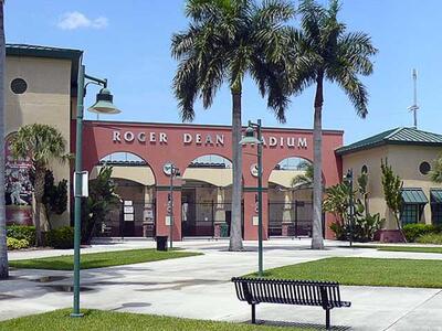 108 E Indian Crossing Circle, Jupiter, FL 33458