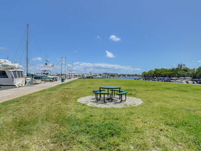 802 W Windward Way, Lantana, FL 33462