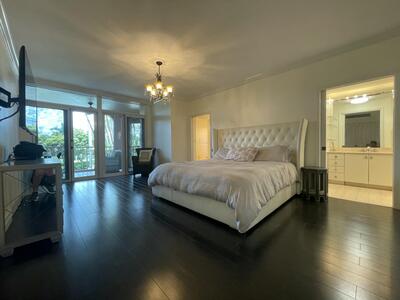 300 SE 5th Avenue, Boca Raton, FL 33432