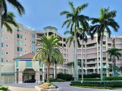 300 SE 5th Avenue, Boca Raton, FL 33432