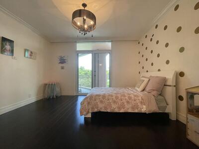 300 SE 5th Avenue, Boca Raton, FL 33432