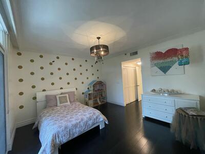 300 SE 5th Avenue, Boca Raton, FL 33432