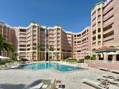 300 SE 5th Avenue, Boca Raton, FL 33432